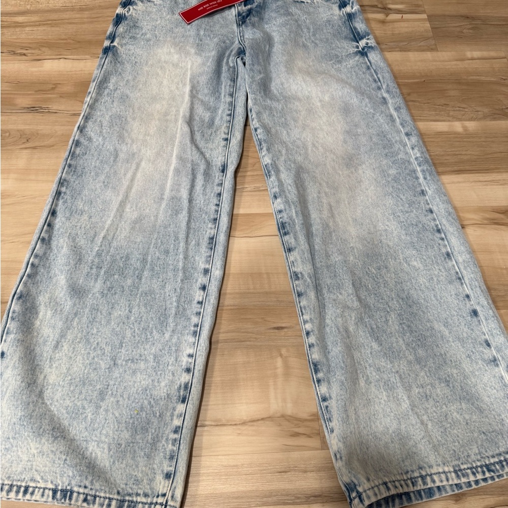 *NWT* Guess Vintage Wide-Leg Light Blue Relaxed Jeans